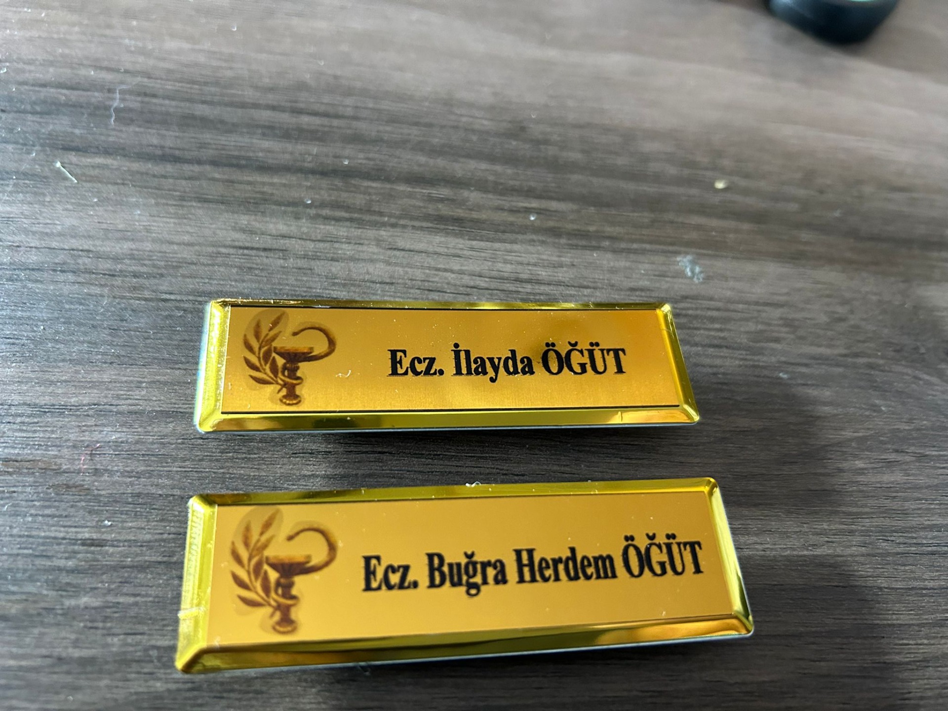 Dikdörtgen Yaka İsimliği